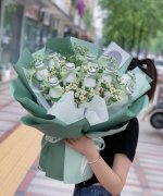节日创意花束，零食花束预定中